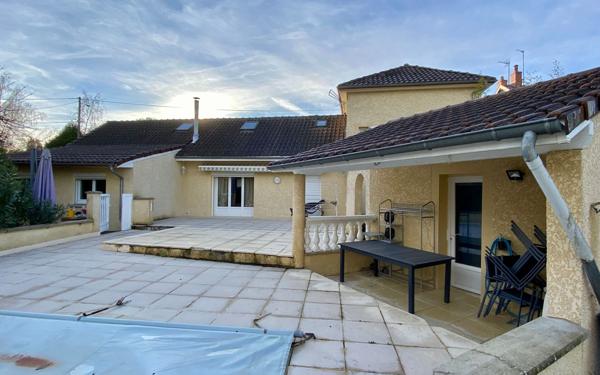 Maison à vendre    6 pièces •  Saint-Vallier