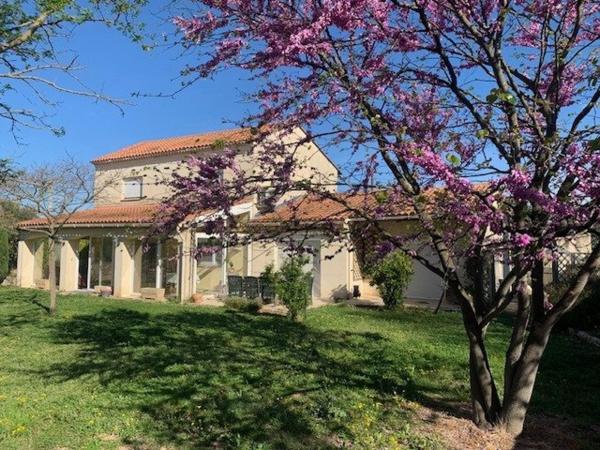 Très jolie maison 4 chambres plus T2 indépendant