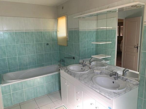 Très jolie maison 4 chambres plus T2 indépendant