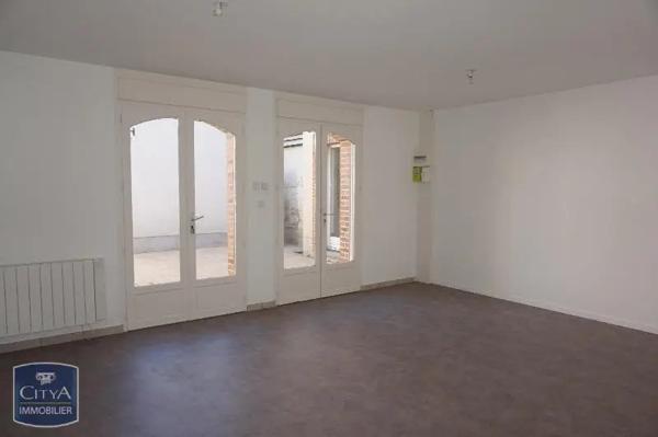 Appartement à louer 1 pièce 43.71m² Laval (53000)