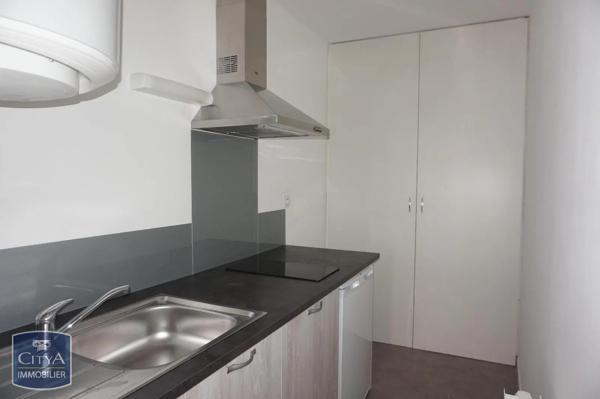 Appartement à louer 1 pièce 43.71m² Laval (53000)
