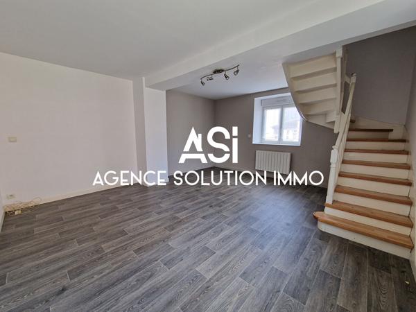 Maison en pierre 5 pièce(s) de 95m² au sol avec une grande cour de 66 m²