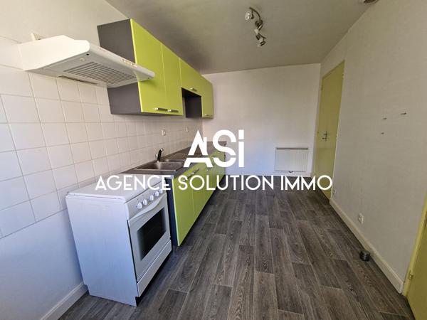 Maison en pierre 5 pièce(s) de 95m² au sol avec une grande cour de 66 m²