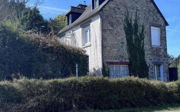 Maison à vendre    4 pièces •  Mellionnec
