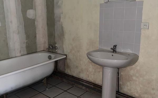 Maison à vendre    4 pièces •  Mellionnec