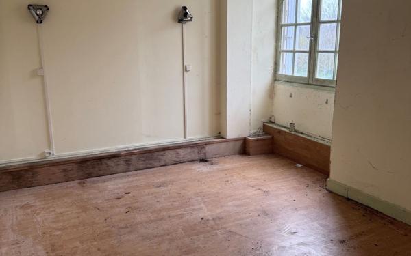 Maison à vendre    4 pièces •  Mellionnec