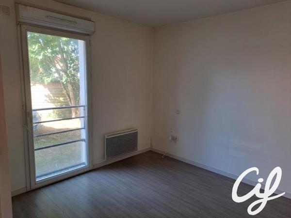 Appartement T2 Z.A.D., Z.I. Nord - 48.16 m2  108 000 Euros