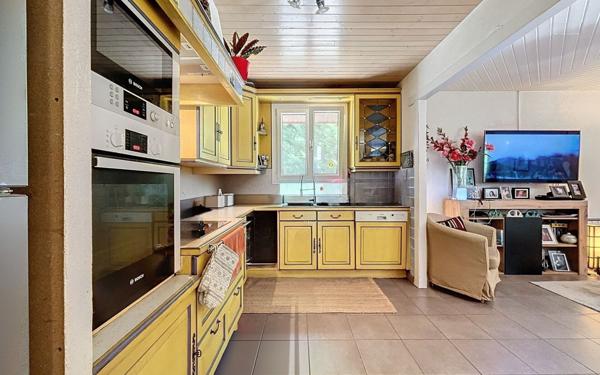 Maison à vendre    6 pièces • 151 m2 Pers-Jussy