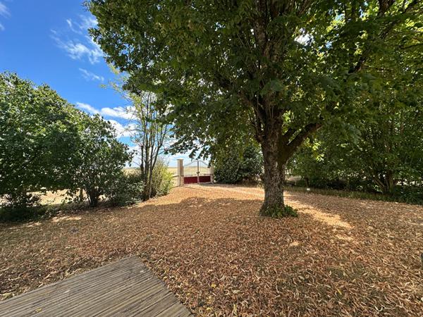 LA CHAMPENOISE - Longere 225 m² h - Dépendance - Terrain de 7400 m²