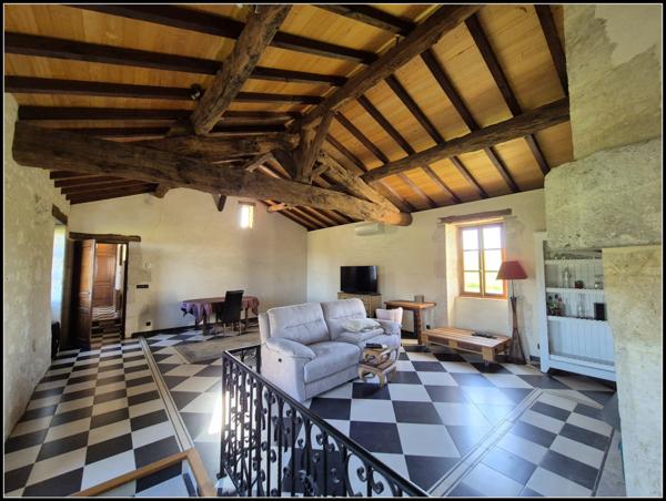 Hameau de charme au bout du chemin...La ROMIEU 32480