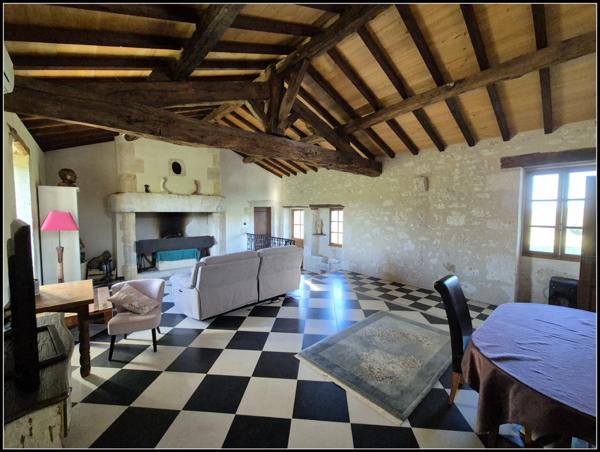 Hameau de charme au bout du chemin...La ROMIEU 32480