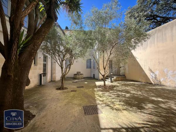 Appartement à louer 2 pièces 43.9m² Nîmes (30000)