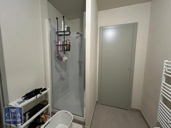 Appartement à louer 2 pièces 43.9m² Nîmes (30000)