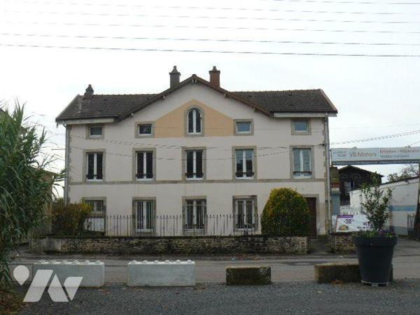 ENSEMBLE IMMOBILIER à Vendre à Rambervillers (88700) en Vosges (88)

Ensemble immobilier situ...