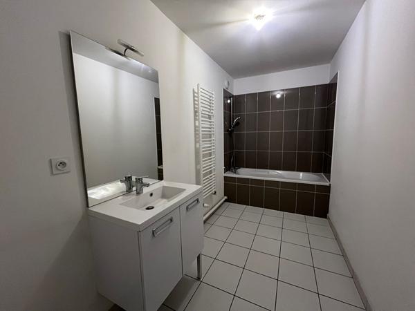 Appartement ST Joseph de Porterie 67 m2 terrasse et box,  
Nantes 44000