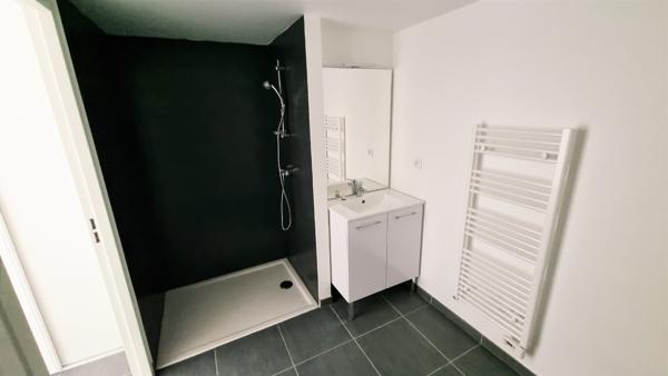A LOUER - Appartement Clermont Ferrand 1 pièce(s) 30.28 m2