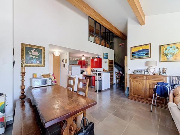 À vendre en Exclusivité ? Rare à Plascassier, appartement duplex en dernier étage avec terrasse de 46 m², vue dégagée et double stationnement
