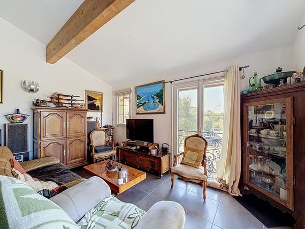 À vendre en Exclusivité ? Rare à Plascassier, appartement duplex en dernier étage avec terrasse de 46 m², vue dégagée et double stationnement