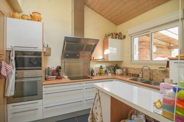 Maison Charmante Maison de plain-pied - 3 chambres avec studio - Villenave d'Ornon 92 m²