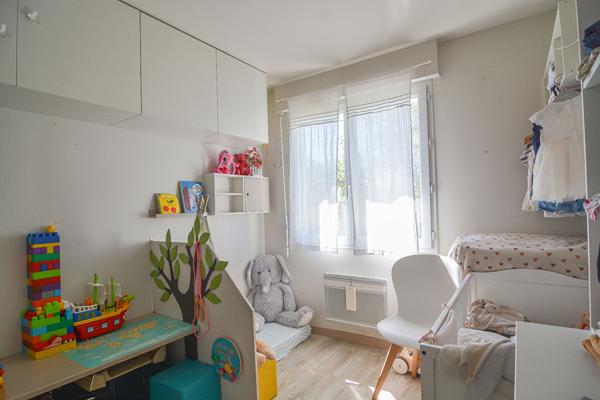 Maison Charmante Maison de plain-pied - 3 chambres avec studio - Villenave d'Ornon 92 m²