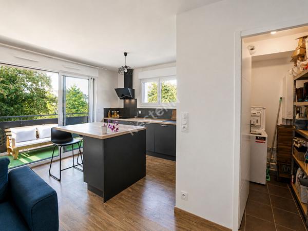 À vendre / Appartement T3 récent de 63 m² avec balcon plein sud et parking / Vern-sur-Seiche