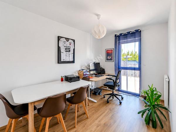 À vendre / Appartement T3 récent de 63 m² avec balcon plein sud et parking / Vern-sur-Seiche