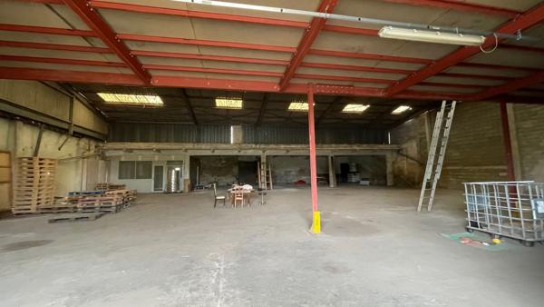 Entrepôt / Local industriel 1500 m2