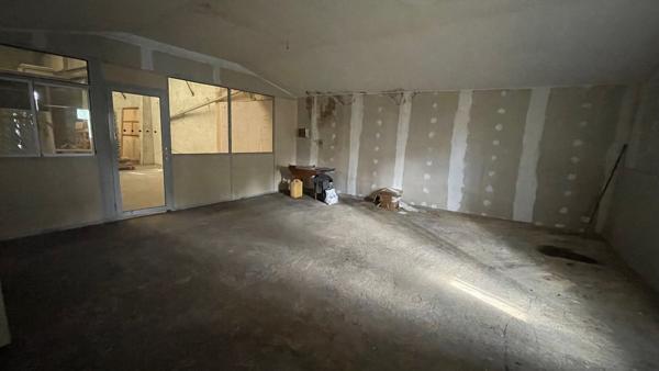 Entrepôt / Local industriel 1500 m2