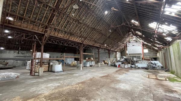Entrepôt / Local industriel 1500 m2