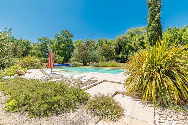 Maison de maître dans son écrin de verdure