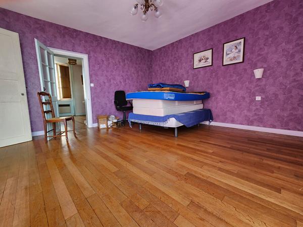 Maison à rénover, fort potentiel en plein centre de Châteauneuf-sur-Sarthe