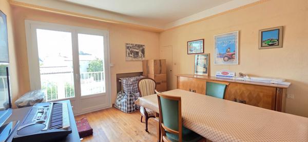 Maison à rénover, fort potentiel en plein centre de Châteauneuf-sur-Sarthe