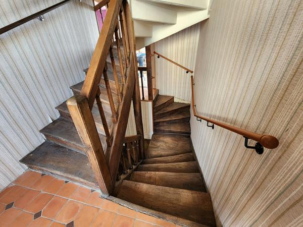 Maison à rénover, fort potentiel en plein centre de Châteauneuf-sur-Sarthe