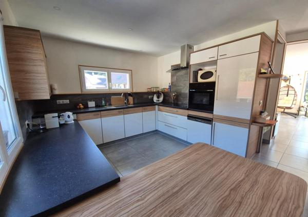 Charmante maison alliant authenticité et modernité, prête à devenir votre cocon chaleureux et convivial !