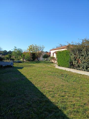 Villa T5 de plain pied avec terrain de 1379 M2