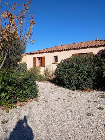 Villa T5 de plain pied avec terrain de 1379 M2