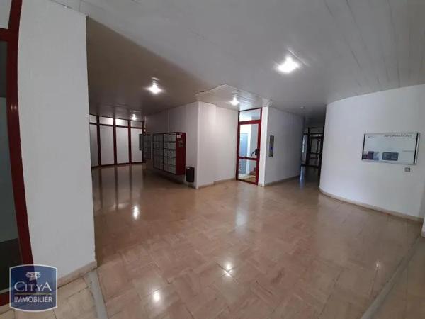 Appartement à louer 1 pièce 32.9m² Le Mans (72000)