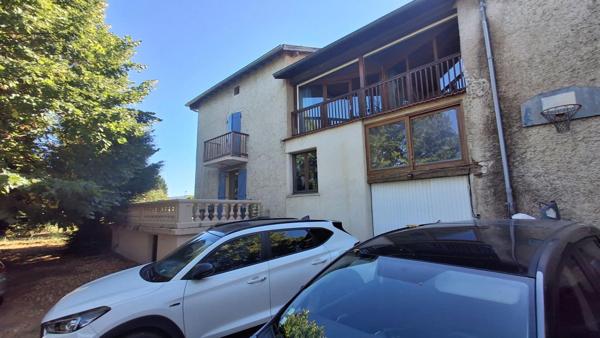 Maison de 220 m2 et dépendance de 180m2 + cave + garage