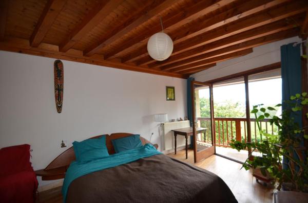 Maison de 220 m2 et dépendance de 180m2 + cave + garage