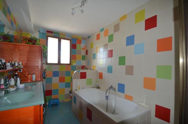 Maison de 220 m2 et dépendance de 180m2 + cave + garage