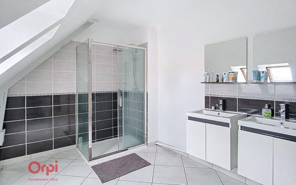 Maison à vendre    6 pièces • 131 m2 Angers