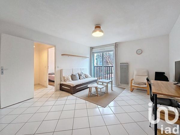 Appartement 2 pièces de 45 m² à Bordeaux (33300)