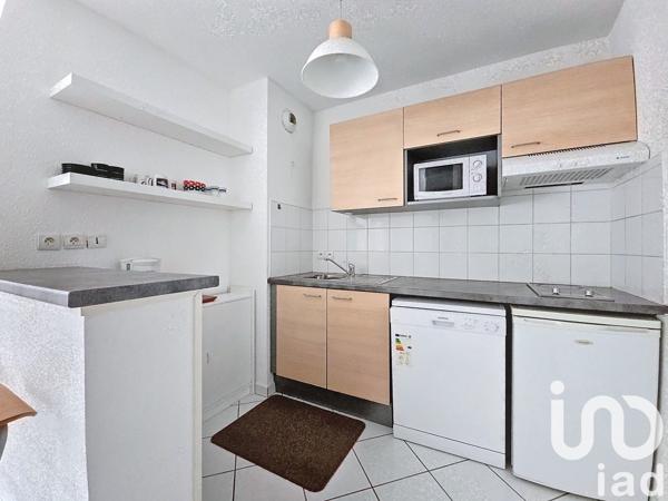 Appartement 2 pièces de 45 m² à Bordeaux (33300)