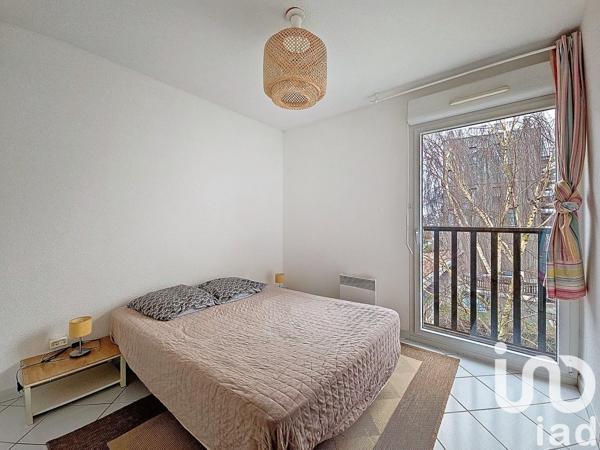 Appartement 2 pièces de 45 m² à Bordeaux (33300)