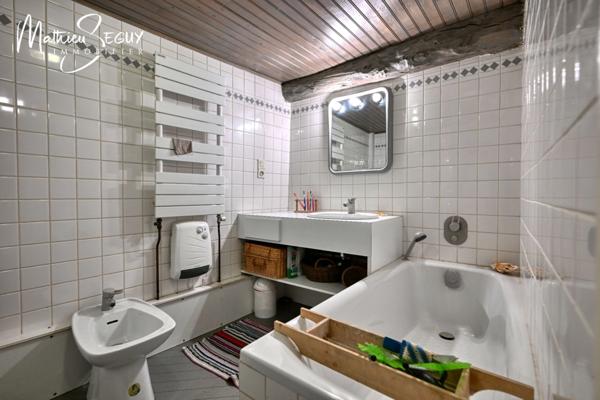 MAISON traditionnelle de charme en pierres à SAINT-MARTIN-EN-HAUT