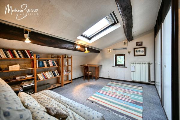 MAISON traditionnelle de charme en pierres à SAINT-MARTIN-EN-HAUT