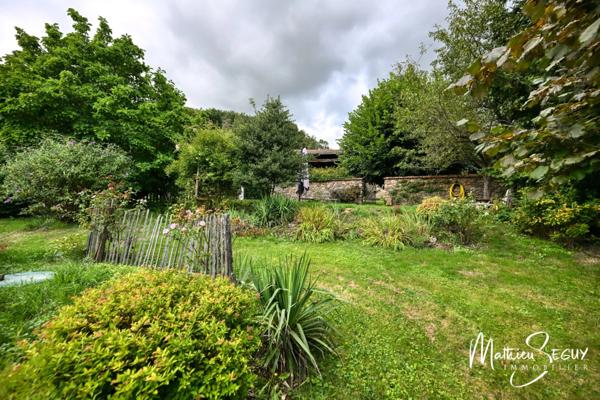 MAISON traditionnelle de charme en pierres à SAINT-MARTIN-EN-HAUT