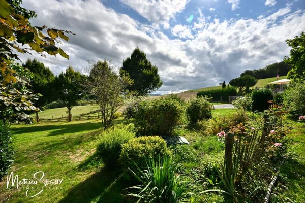 MAISON traditionnelle de charme en pierres à SAINT-MARTIN-EN-HAUT