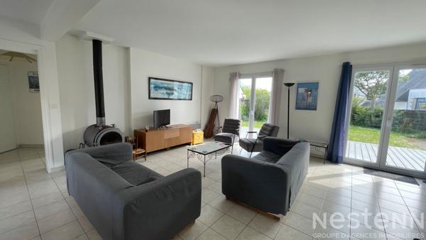 Centre-ville de Saint-Pierre Quiberon - Maison avec 4 chambres, jardin, garage et stationnements - Rare sur le marché !