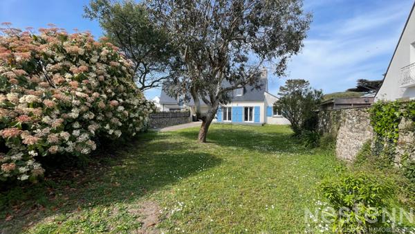 Centre-ville de Saint-Pierre Quiberon - Maison avec 4 chambres, jardin, garage et stationnements - Rare sur le marché !